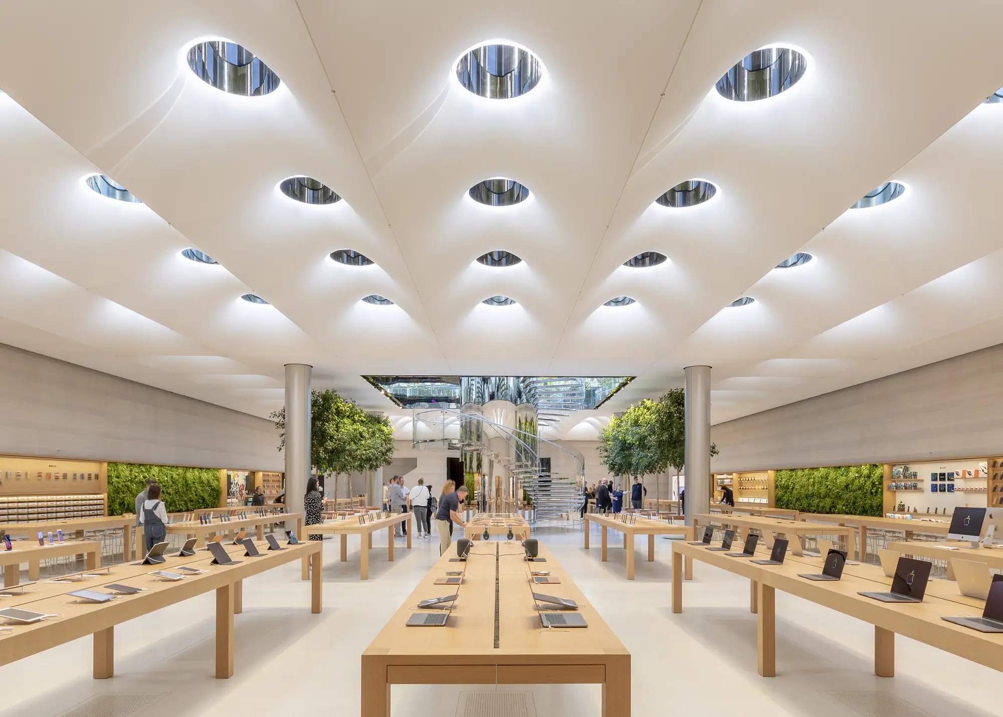 Why Visual Merchandising Is More Than Beautiful Displays — It's a Business Strategy 6 2284fp706720 1649655733522976134770